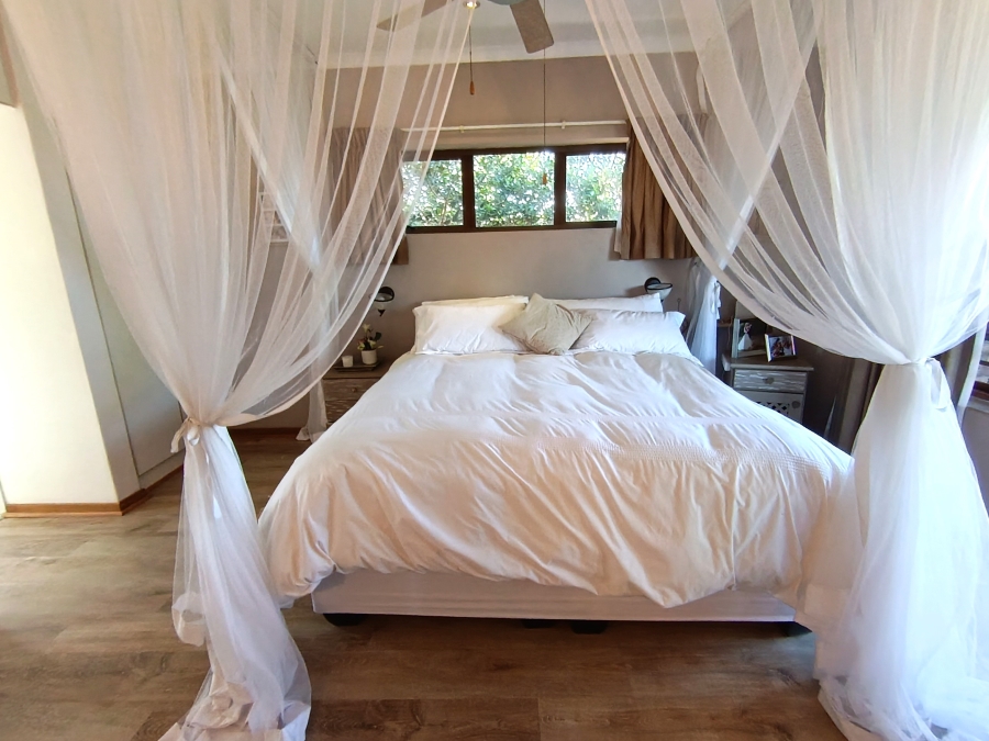3 Bedroom Property for Sale in Wavecrest Eastern Cape